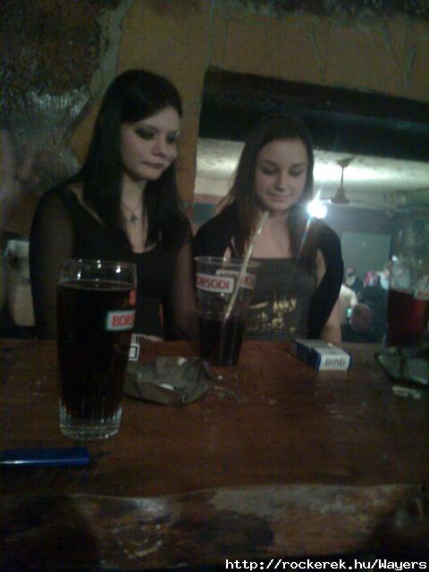 2010. Janur - Sgornm (Niki~Bal oldal) s Bartnm (Gabica~Jobb) ^^ - Amgy Fcn powwa` :D