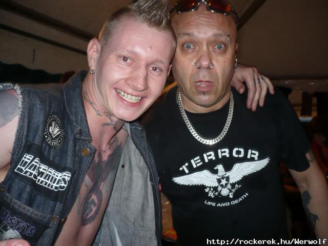 BOTRNY! Neoncival pzol az Exploited nekese!