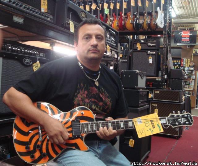 Steve`s Music Store Torontoban