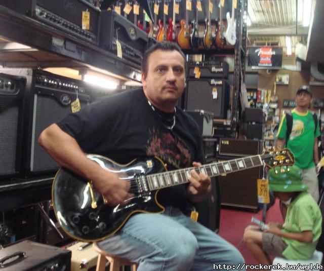 Steve`s Music Store Torontoban 3