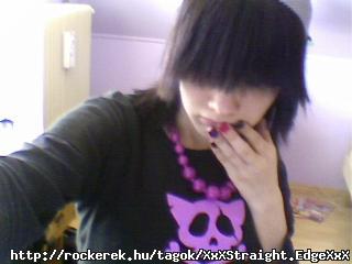 "Hell Kitty cicamica." dgljmeg.-.-" XD