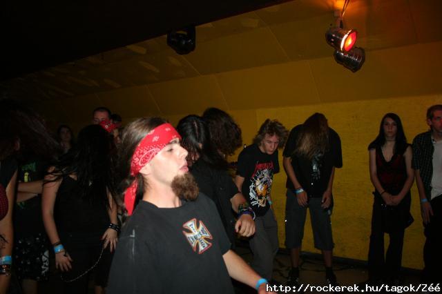 HEADBANG geciiiii xD  n meg csak dobolok...:D