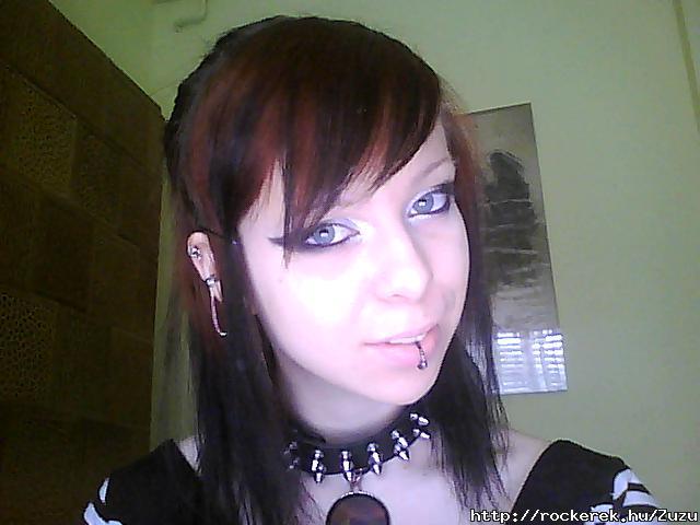 Kis CsiniManm (L) ^^